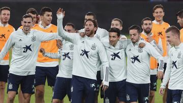 La Selección volvió a hacer gala del buen ambiente entre sus internacionales durante el entrenamiento de ayer celebrado sobre el césped del estadio Ramón de Carranza.