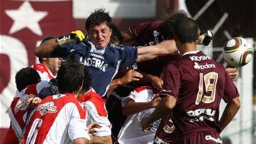 El 'Loco' fue campeón de la liga trasandina con Argentinos Juniors, que dirigía Claudio Borghi.