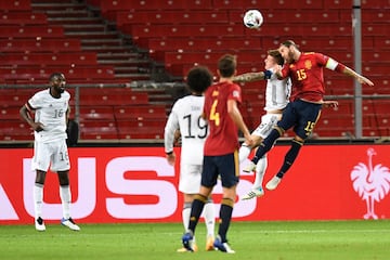 Sergio Ramos y Kroos.