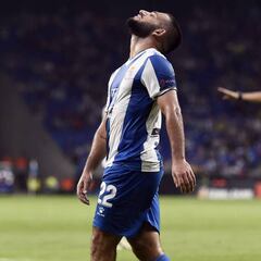 El Espanyol, entre el naufragio y el hallazgo de un patrón