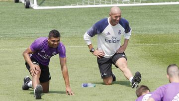 Zidane, con Casemiro.