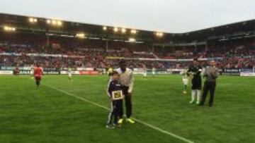 Osasuna homenajea a N'Diaye y al Betis por su comportamiento