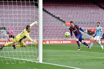 1-0. Leo Messi marca el primer gol.