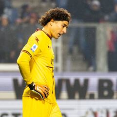 Guillermo Ochoa se queda sin técnico tras goleada contra el Atalanta