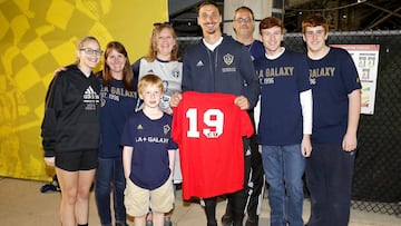 Zlatan con la familia de Cole Ungaro