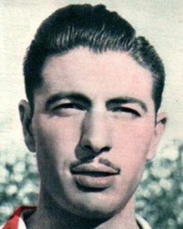 Cinco temporadas en su haber como rojibalnco desde la temporada 1942/43 hasta la 1946/47. En el Valencia estuvo cuatro temporadas.