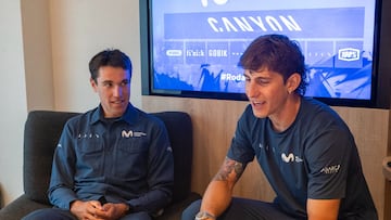 Iván García Cortina, junto a Oier Lazkano, en la previa del Tour de Flandes.