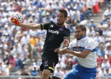El delantero uruguayo fue goleador del campeonato en O'Higgins en su primera etapa en Chile y ahora, en Colo Colo, ha formado una gran dupla con Esteban Paredes. En la última fecha marcó ante Católica.