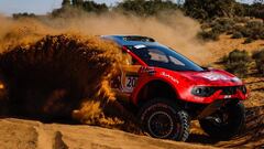 Nadie para a Sainz; los pinchazos, a Al-Attiyah