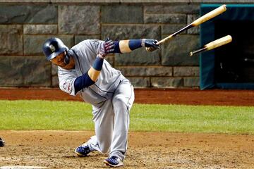 Mitch Haniger, jugador de los Seattle Mariners, rompe su bate en la novena entrada del All Star Game de la MLB que disputaron los jugadores de la American League, donde jugaba Haniger, contra los jugadores de la National League en Nationals Ballpark en Washington D.C. 