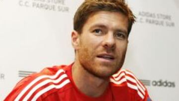 Xabi Alonso: "Es difícil que juegue un solo mediocentro"