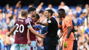 La Premier League llama la atención al VAR por polémicas con West Ham y Newcastle