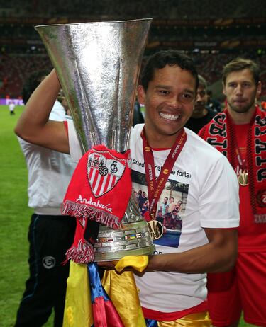 Tras su paso por el Sevilla, Villarreal y Granada ha jugado un total de 199 partidos en la competición doméstica. En ellos ha conseguido anotar 62 goles lo que le convierten en el máximo goleador colombiano de nuestra liga. 