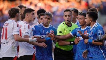 Futbol, Universidad de Chile vs River Plate
Desafio Trasandino 2025.
Los jugadores de Universidad de Chile y River Plate son fotografiados durante el partido amistoso disputado en el estadio Ester Roa de Concepcion, Chile.
17/01/2025
MarcoÊVazquez/Photosport
Football, Universidad de Chile vs River Plate
Desafio Trasandino 2025.
Universidad de Chile and River Plate players is pictured during the friendly match held at the Ester Roa stadium in Concepcion, Chile.
17/01/2025
MarcoÊVazquez/Photosport