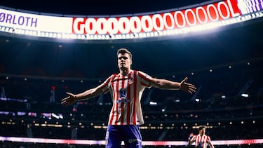 El delantero noruego del Atlético de Madrid está cosechando una temporada fantástica, destacando especialmente en competiciones europeas donde recientemente ha sido decisivo para la clasificación del equipo. Viene de anotar tres goles ante el Brujas para dar el pase del club madrileño a los octavos de final de la Champions League.