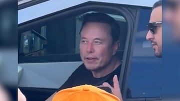Elon Musk llega en su Cybertruck a la F1 en Austin