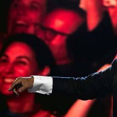Luis Miguel golpea con micrófono a técnico de sonido en concierto