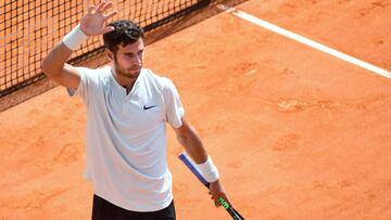 Karen Khachanov celebra su victoria ante Gilles Simon en el Masters 1.000 de Montecarlo.