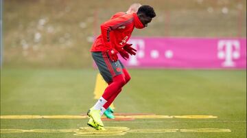 Alphonso Davies ya se entrenó con el Bayern Munich