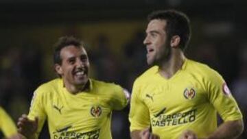 <b>EUFORIA. </b>Los jugadores celebran uno de los dos goles que les dieron el triunfo ante el Atlético.