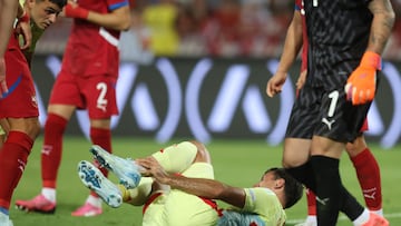 Belgrade (Serbia), 05/09/2024.- Spain's Mikel Oyarzabal lies injured during the UEFA Nations League soccer match between Serbia and Spain in Belgrade, Serbia, 05 September 2024 (issued 06 September 2024). (España, Belgrado) EFE/EPA/ANDREJ CUKIC