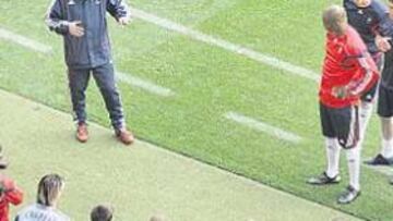 <b>POLVORÍN. </b>Las relaciones en el seno de los 'Bleus', entre los jugadores y el seleccionador son muy difíciles y tensas.