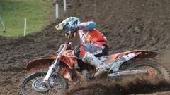 Jorge Prado no se baja del podio en Francia y sigue líder