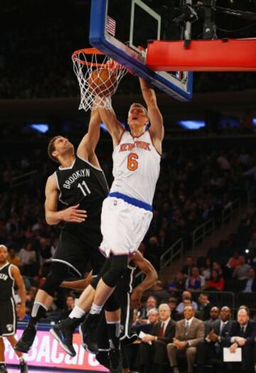 Kristaps Porzingis y Brook López.