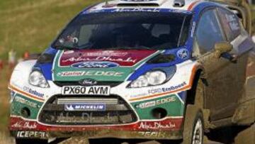 Latvala logra el triunfo tras el accidente de Loeb