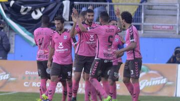 El Tenerife celebra un gol en el Carranza contra el Cádiz.