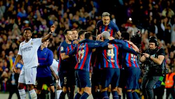 Barcelona se escapa como líder absoluto tras el clásico
