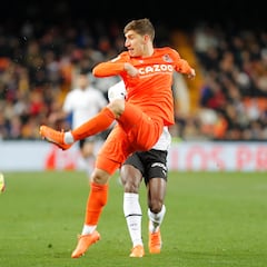 Un dilema lateral en la Real