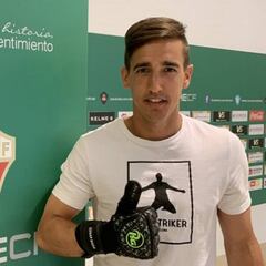 Badía firma un nuevo contrato por tres años con el Elche