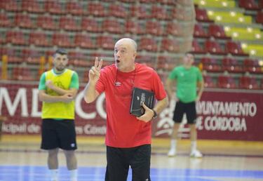 "Suena a broma que nos estemos jugando el liderato"