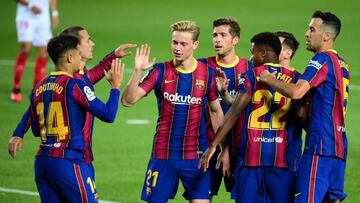 El Barça celebra el gol del empate de Coutinho ante el Sevilla