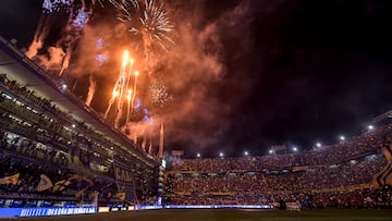 La Bombonera se llenó a reventar el domingo para presenciar una de las mejores citas del campeonato: el clásico del grupo B de la Copa de la Liga entre Boca Juniors y Racing Club. Los hinchas del conjunto bonaerense disfrutaron del juego y el triunfo de su equipo por 4-2, así como del espectáculo de fuegos artificiales previo al encuentro. 