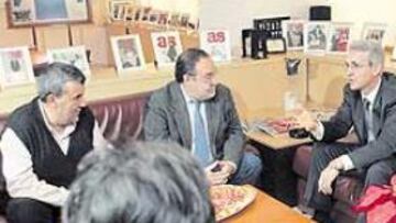 <b>CON LA REDACCIÓN. </b>De izquierda a derecha: Tomás Roncero, Marta Santisteban, Marco Ruiz, Fernando Magallón, Luis Nieto, Benito Floro, Alfredo Relaño y Manolete.