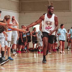 Anna Cruz, Marta Xargay y los actores de Campeones, en el Campus WOB de Málaga