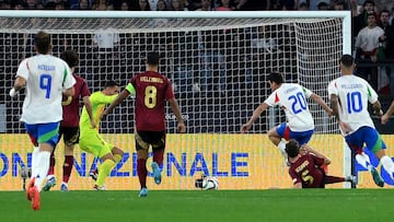 Roma (Italy), 10/10/2024.- Italy's Andrea Cambiaso (3-R) scores the 1-0 goal during the UEFA Nations League group A2 soccer match between Italy and Belgium, in Rome, Italy, 10 October 2024. (Bélgica, Italia, Roma) EFE/EPA/ETTORE FERRARI