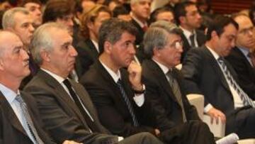 <b>CAMBIO.</b> El consejero delegado del Atlético de Madrid, Miguel Angel Gil Marín, reconoció en la tradicional comida de Navidad del club rojiblanco, que el 2008 será un año muy importante en la historia del club.