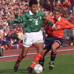 Claudio Suárez advierte sobre posible llegada de Julián Quiñones al Tri