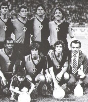 Durante la década de los 70, al Atlas se le denominó "Los amigos del balón" por su buen trato de pelota y juego vistoso para la tribuna.