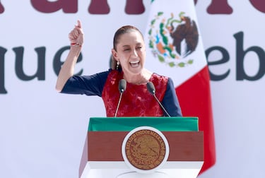 Forma de gobierno: República representativa, democrática, federal y laica | Sheinbaum, del partido Morena de ideología de izquierda, es una científica y académica mexicana que es presidenta del país desde el 1 de octubre de 2024, siendo la primera mujer en la historia de México en ejercer el cargo. 