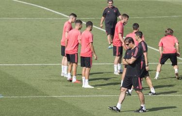 Real Madrid round-up: Vinicius, Lopetegui, Navas vs Courtois...