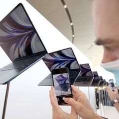 How does the Dall-E Mini AI image generator work and how to use it?