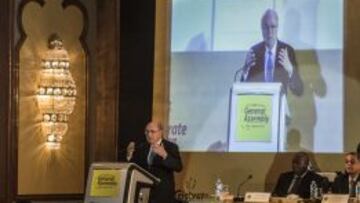 FEUDO. Blatter, en su discurso del lunes ante los presidentes de las 54 federaciones que componen la Confederación Africana.