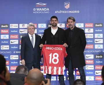 Costa, cedido, 29 (Chelsea). Lleg¨® primero cedido y luego comprado, 60 millones. Pero nada ha sido como era. Y eso que apunt¨® mucho al principio. No fue el Costa del inicio.