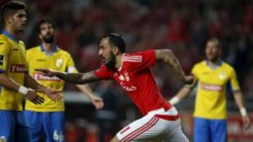 Mitroglou fue la gran figura del Benfica ante el Arouca.