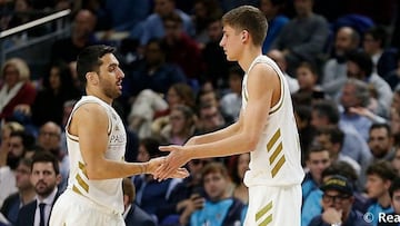 Boris Tisma entra a la cancha por Facundo Campazzo.