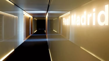 Vista del pasillo de la residencia del primer equipo en la Ciudad Deportiva del Real Madrid.
